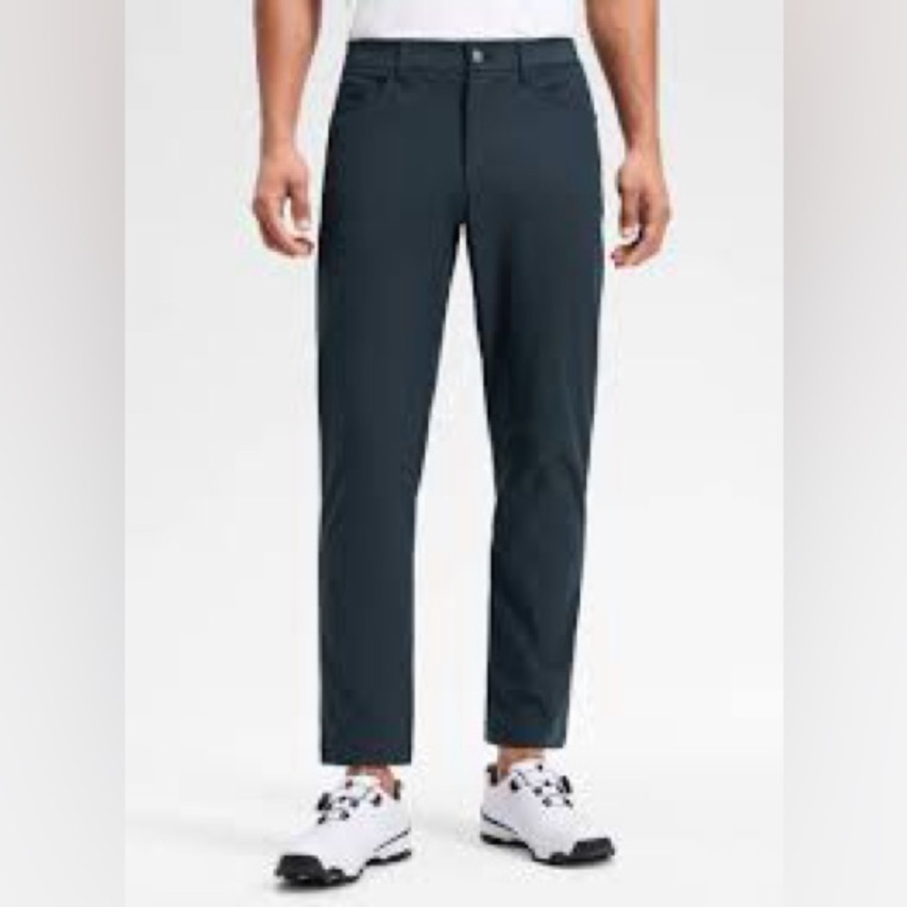 lululemon athletica Men's Dark Navy Straight Chinos 678
